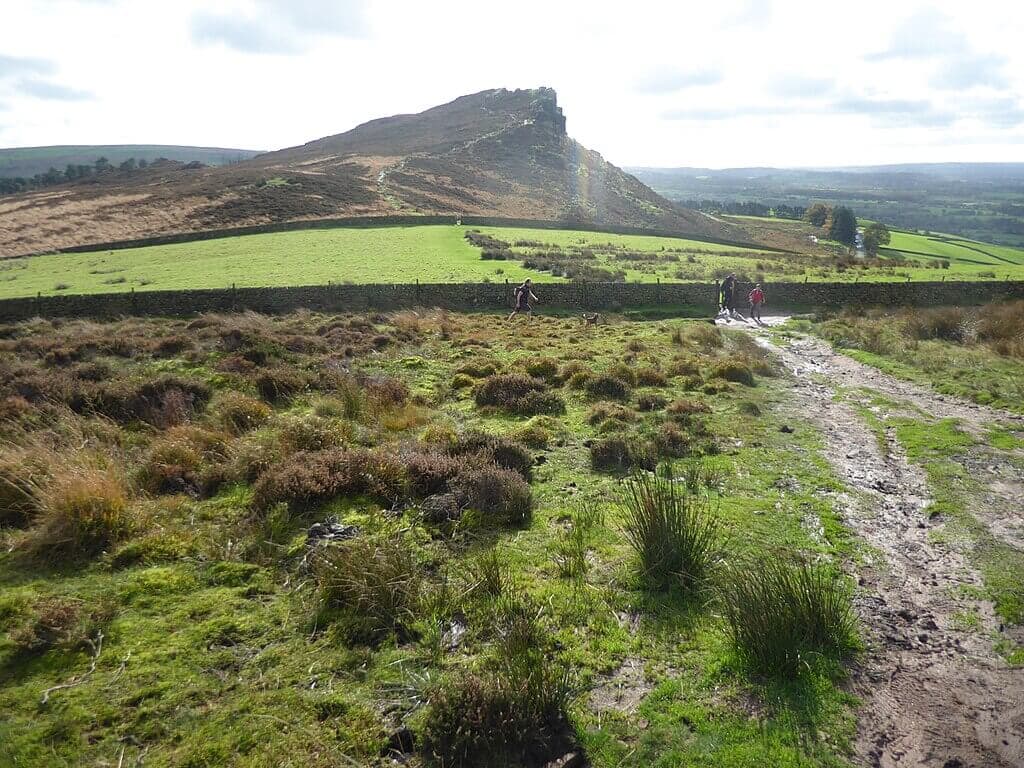 The Roaches and Hen Cloud