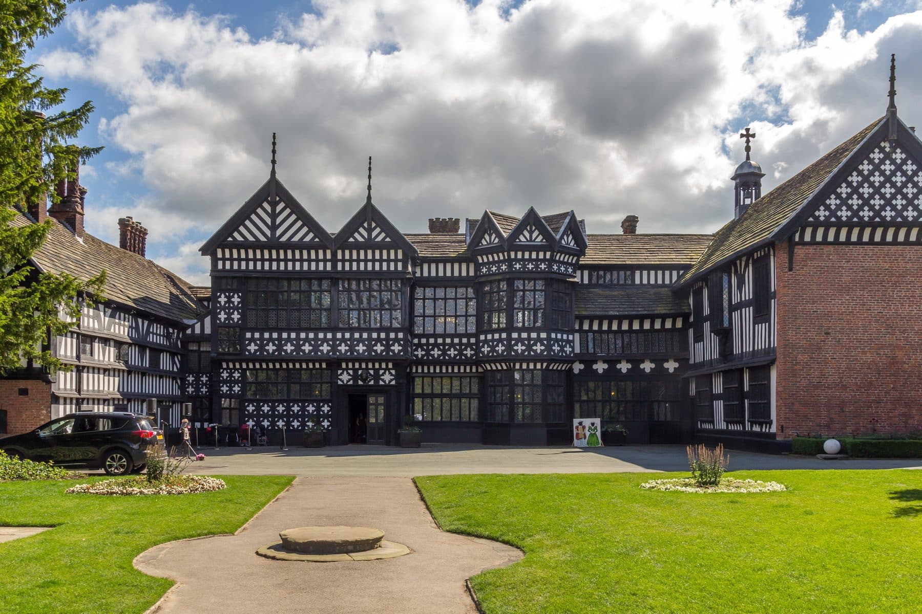 Bramhall Park and Dean Row Circular
