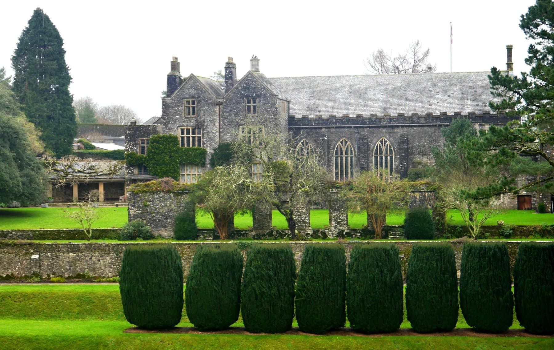 Dartington Hall Estate and River Dart Walk
