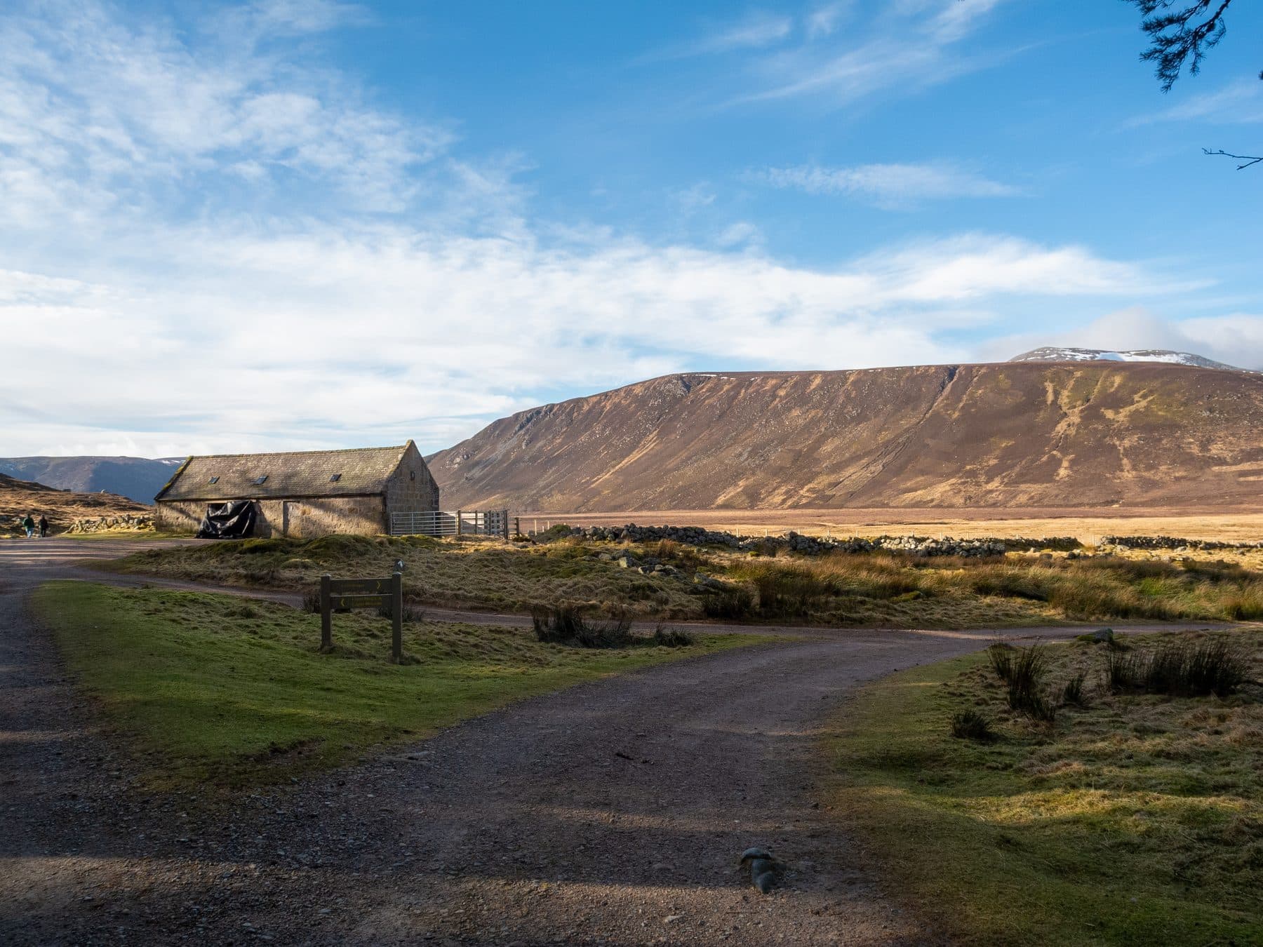 Lochnagar from the Spittal of Glenmuick