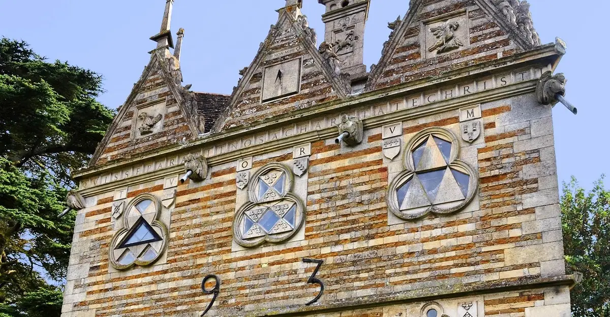 Rushton Triangular Lodge