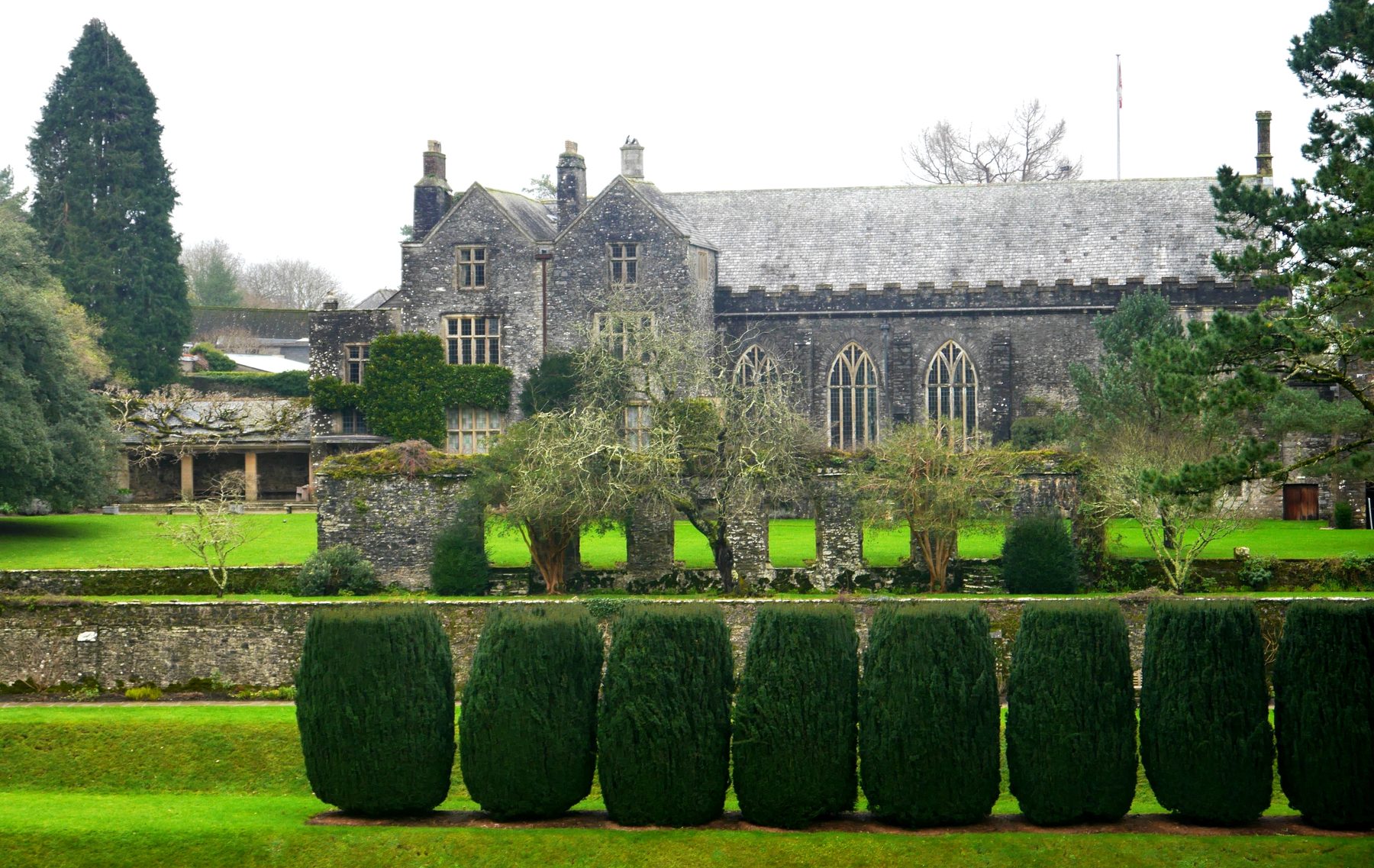 Dartington Hall Estate and River Dart Walk
