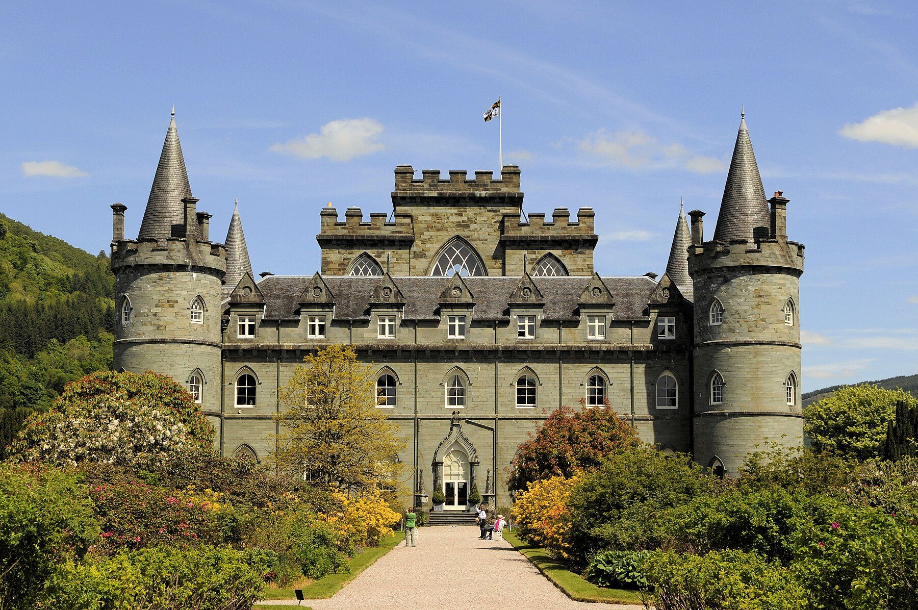 Inveraray Castle and Loch Fyne Shore Walk