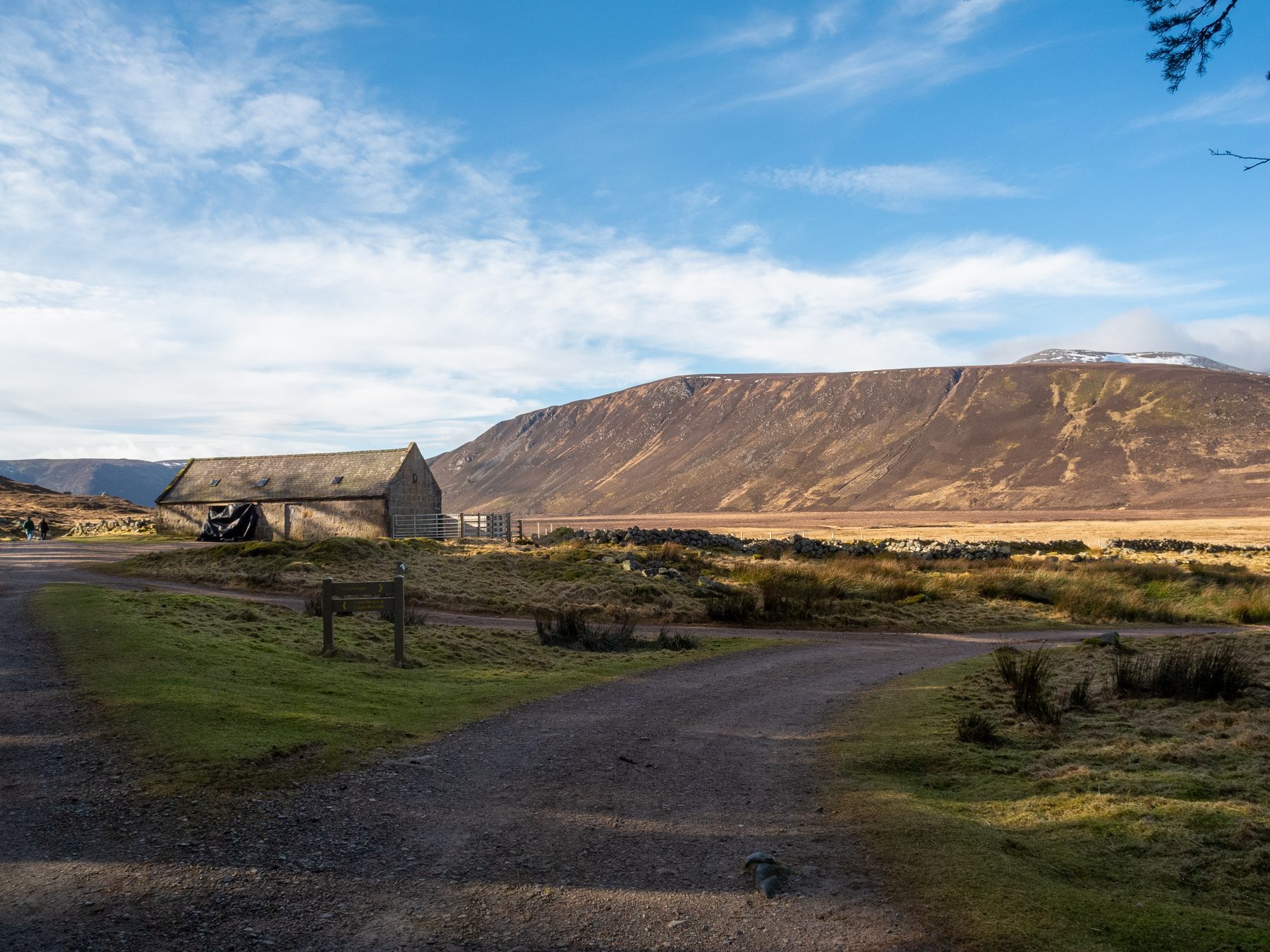 Lochnagar from the Spittal of Glenmuick