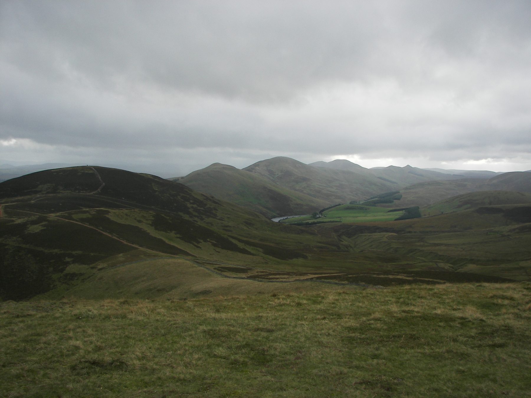 Pentland Hills: Allermuir Hill from Flotterstone