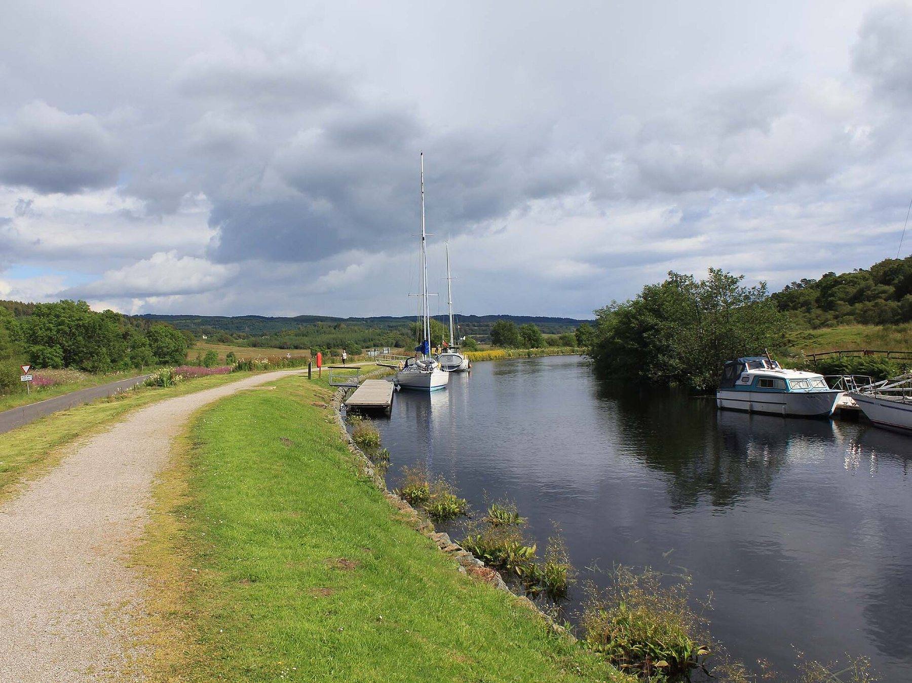 Crinan Canal Towpath: Crinan to Ardrishaig