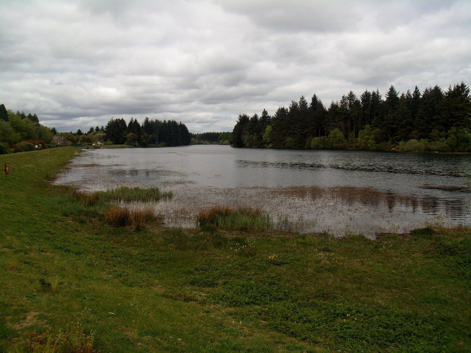 Crombie Country Park Loch Circuit