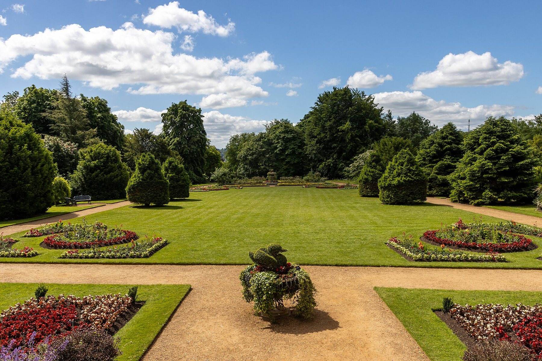 Hughenden Park and Manor Woods Circular
