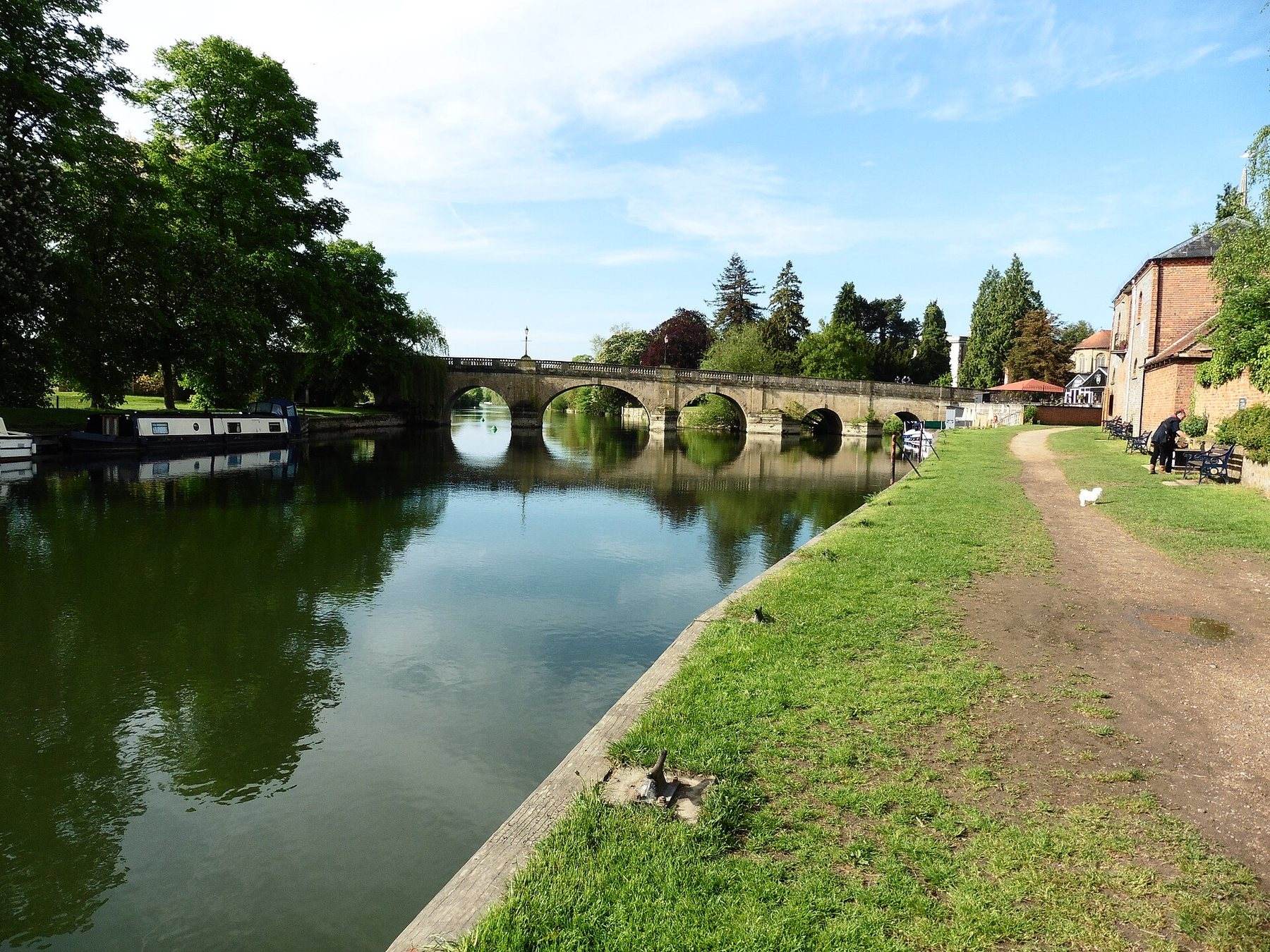 Wallingford Castle Meadows and the Thames Path